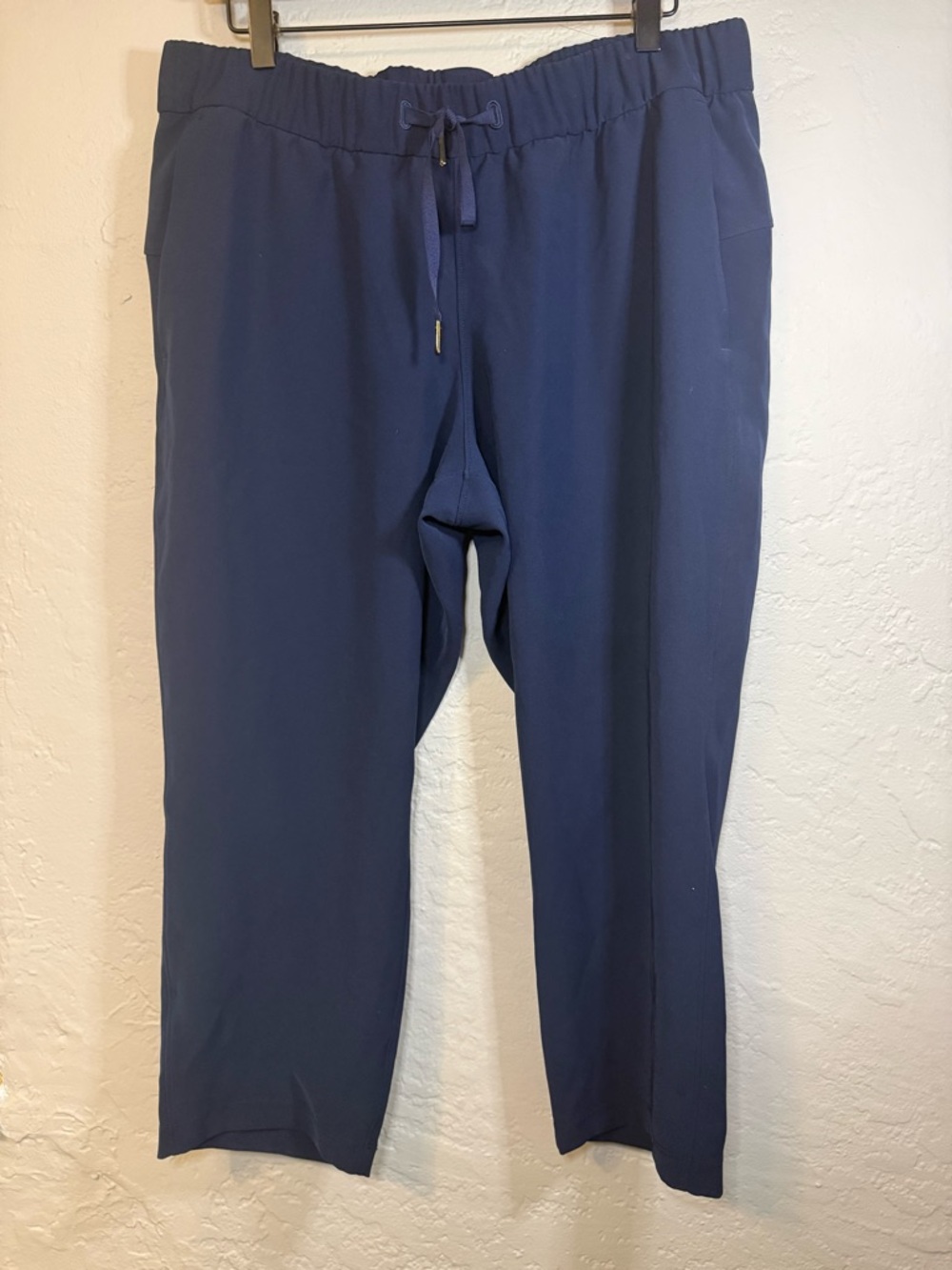 Lululemon On The Fly Cropped Pants size 12